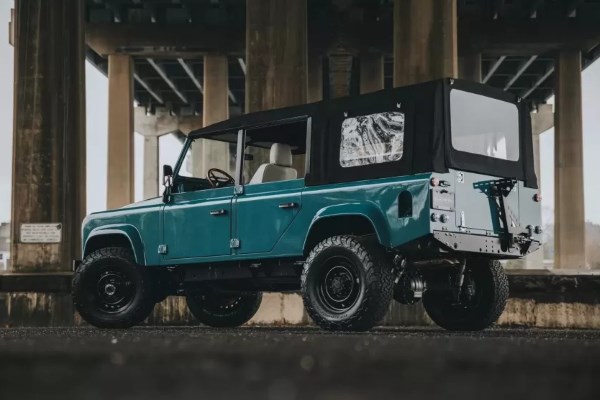 Немыслимое сочетание: кузов Ленд Ровер Дефендер на шасси Jeep Wrangler