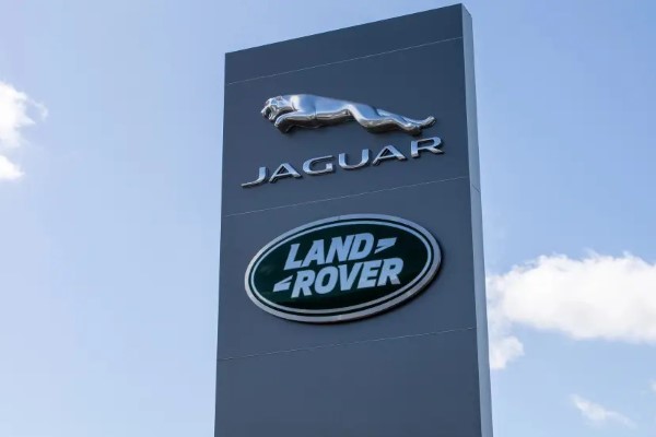Рестайлинговый Range Rover проходит испытания экстремальным холодом