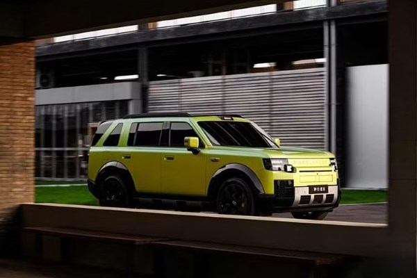 221 км без бензина и автопилот: в Китае дебютировал новый Freelander 8 First Edition