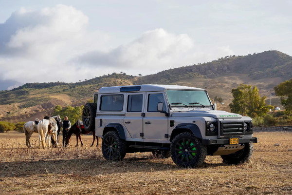 Нидерландские мастера создали электрический Land Rover Defender за $570 000