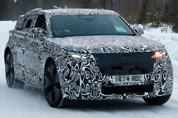  Компания Land Rover проводит интенсивные зимние испытания своего нового электромобиля — Range Rover Velar 2026